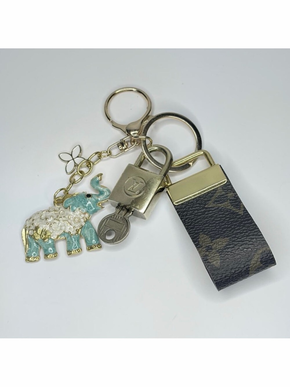 Louis Vuitton Lock & Key #220 w/a Canvas Loop & Teal Elephant Charm Keychain